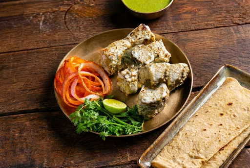 Malai Soya Chaap + 2 Rumali Roti