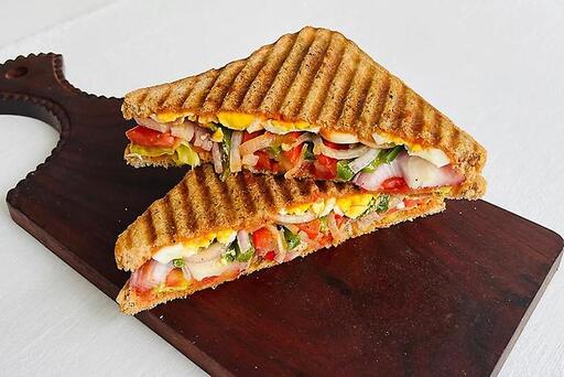 Eggs N Pepper Sandwich