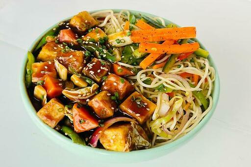 Jumbo Chilli Paneer XL Noodle Bowl