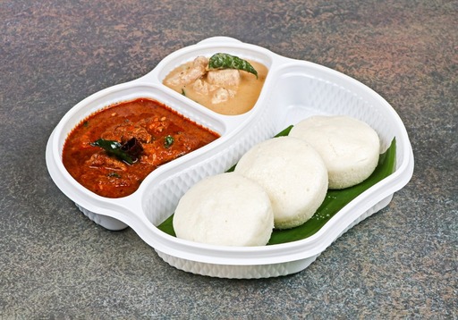 3 Pcs Idli Nadan Chicken Curry With Chicken Stew
