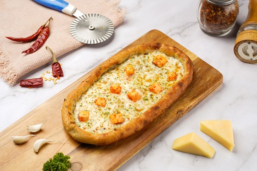 Paneer Tikka Stuffed Garlic Bread
