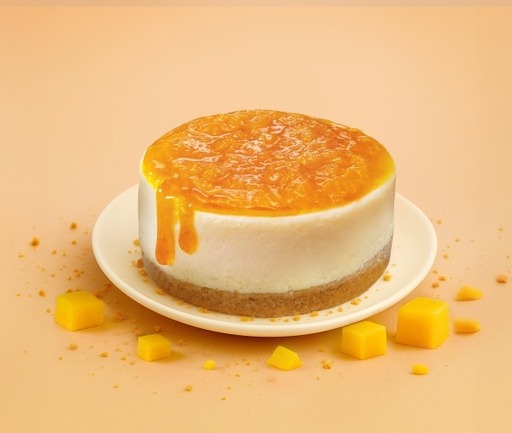 Classic Cheesecake With Mango Sauce