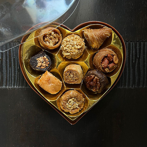 Heart Sampler Baklava Gift Box - 9 Cavity Heart [9 Variants]