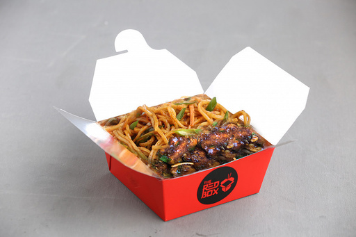 Veg Singapore Noodles + Chilli Cauliflower (Dry)
